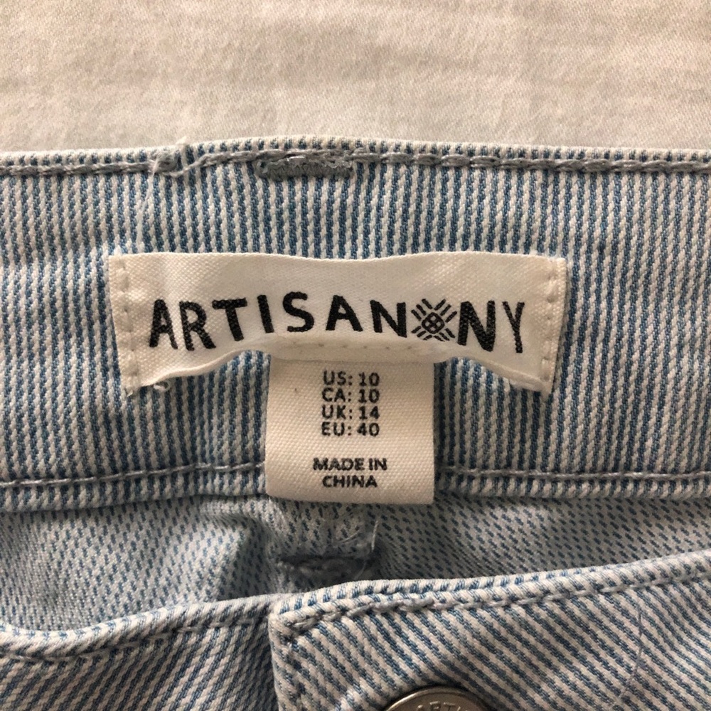 Embroidered jeans - Picture 4 of 7